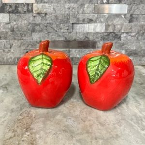 Vintage Alco Industries apple salt & pepper shaker set